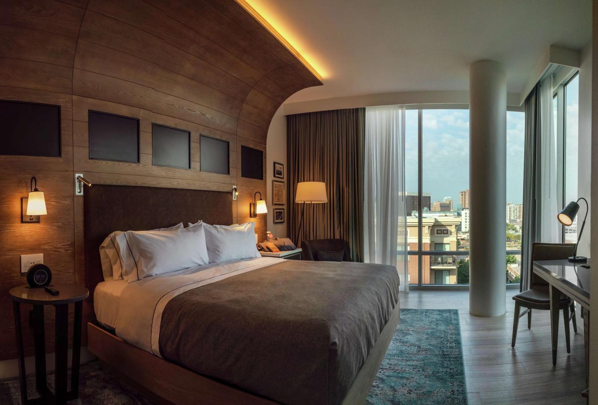 Corner King Room,1552335892:JPEG