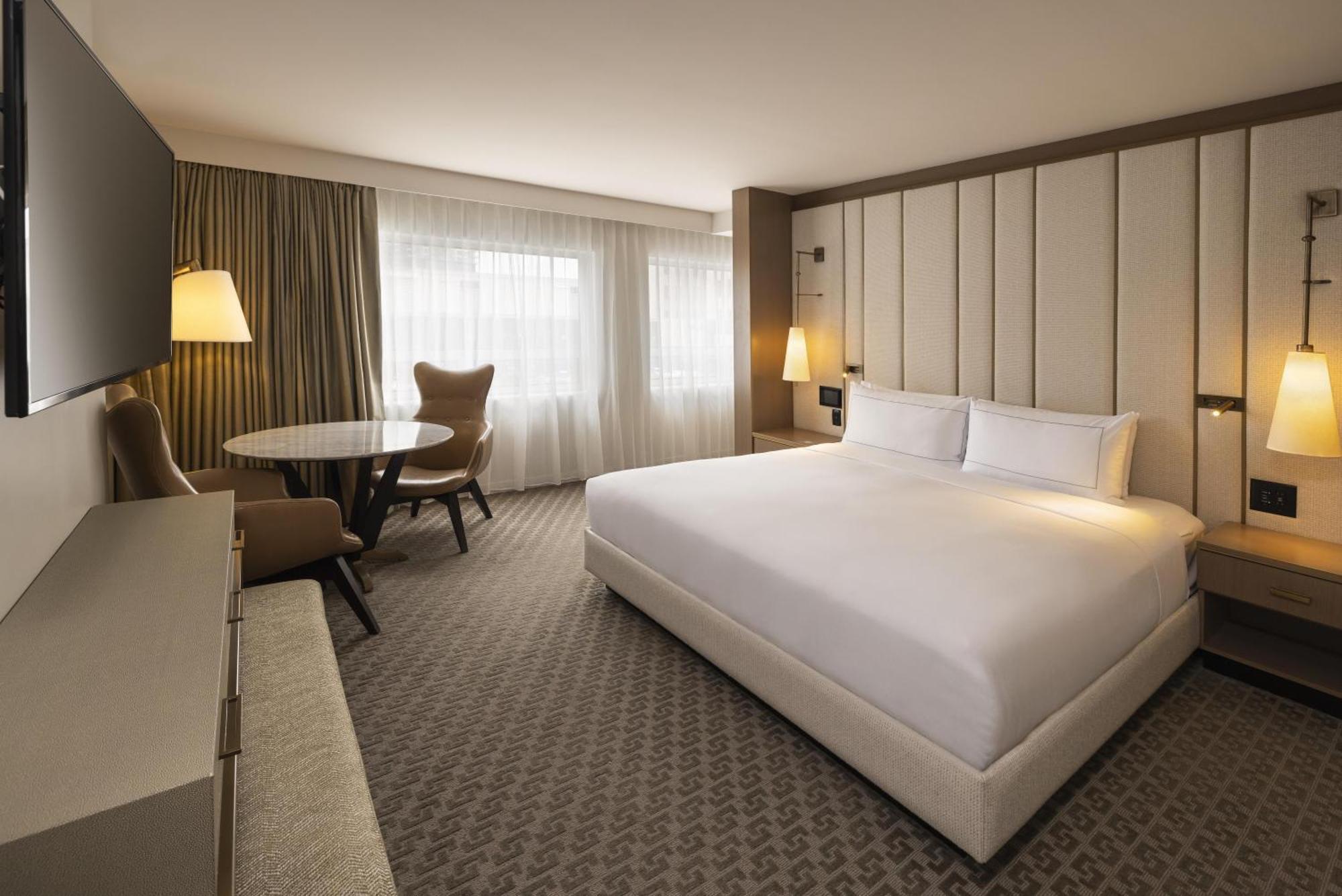 Deluxe King Room,1758443154:JPEG